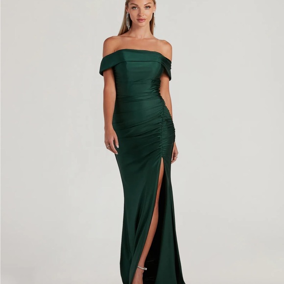 Windsor Dresses & Skirts - Windsor Dark Green Off-Shoulder Formal Dress